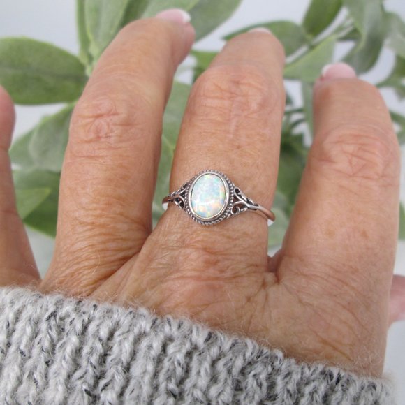 Opal Ring>925 Sterling Silver Opal ring,Oval Opal Ring,Dainty Opal ring,925 - Picture 3 of 6